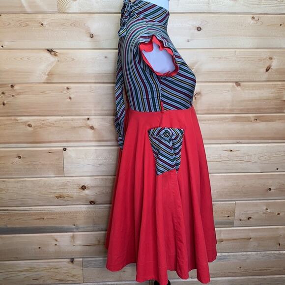 Vintage Handmade Retro Pin-Up High Neck Apron - Picture 8 of 9